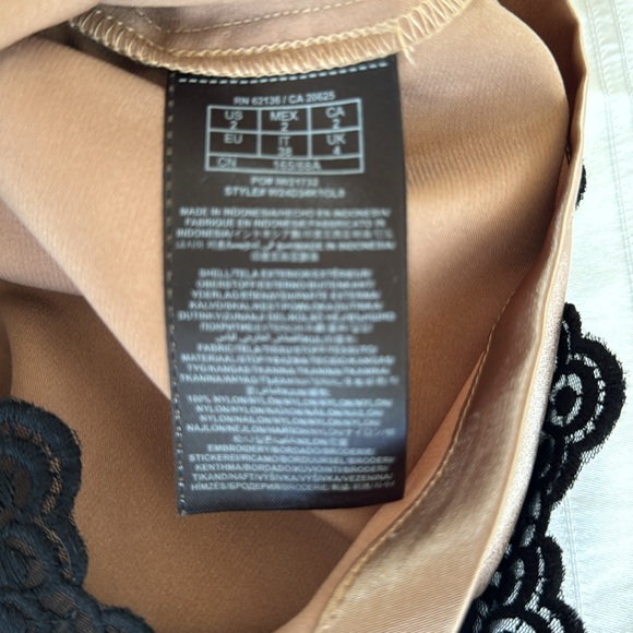 NWT Guess Lace Overlay Pencil black mini Skirt sz 2 XS - Picture 6 of 8